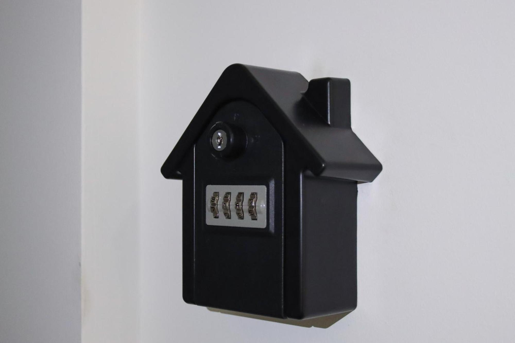Ferienwohnung Casa Ardo Wifi & Free Parking In Lecco Center Exterior foto