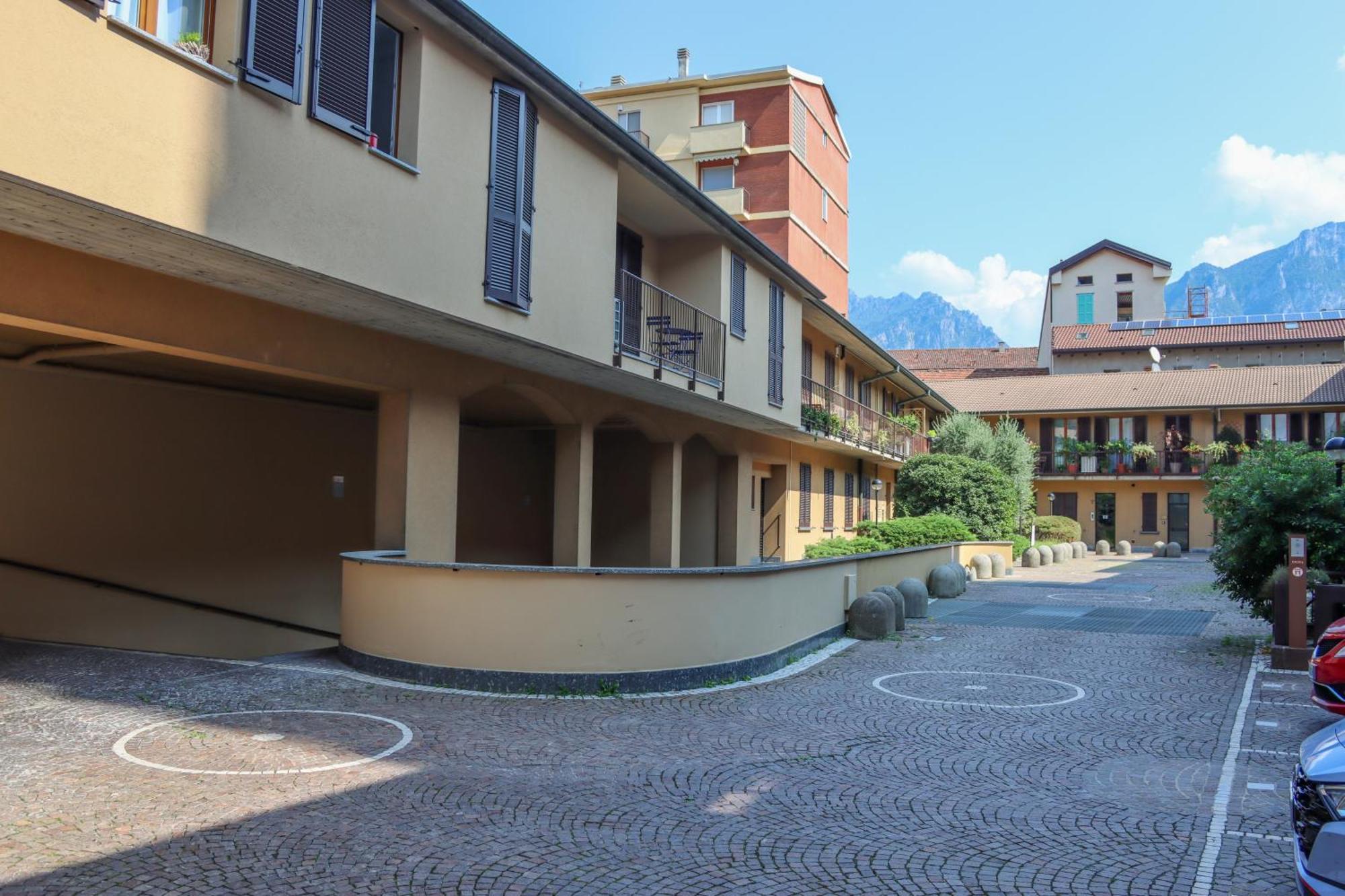 Ferienwohnung Casa Ardo Wifi & Free Parking In Lecco Center Exterior foto