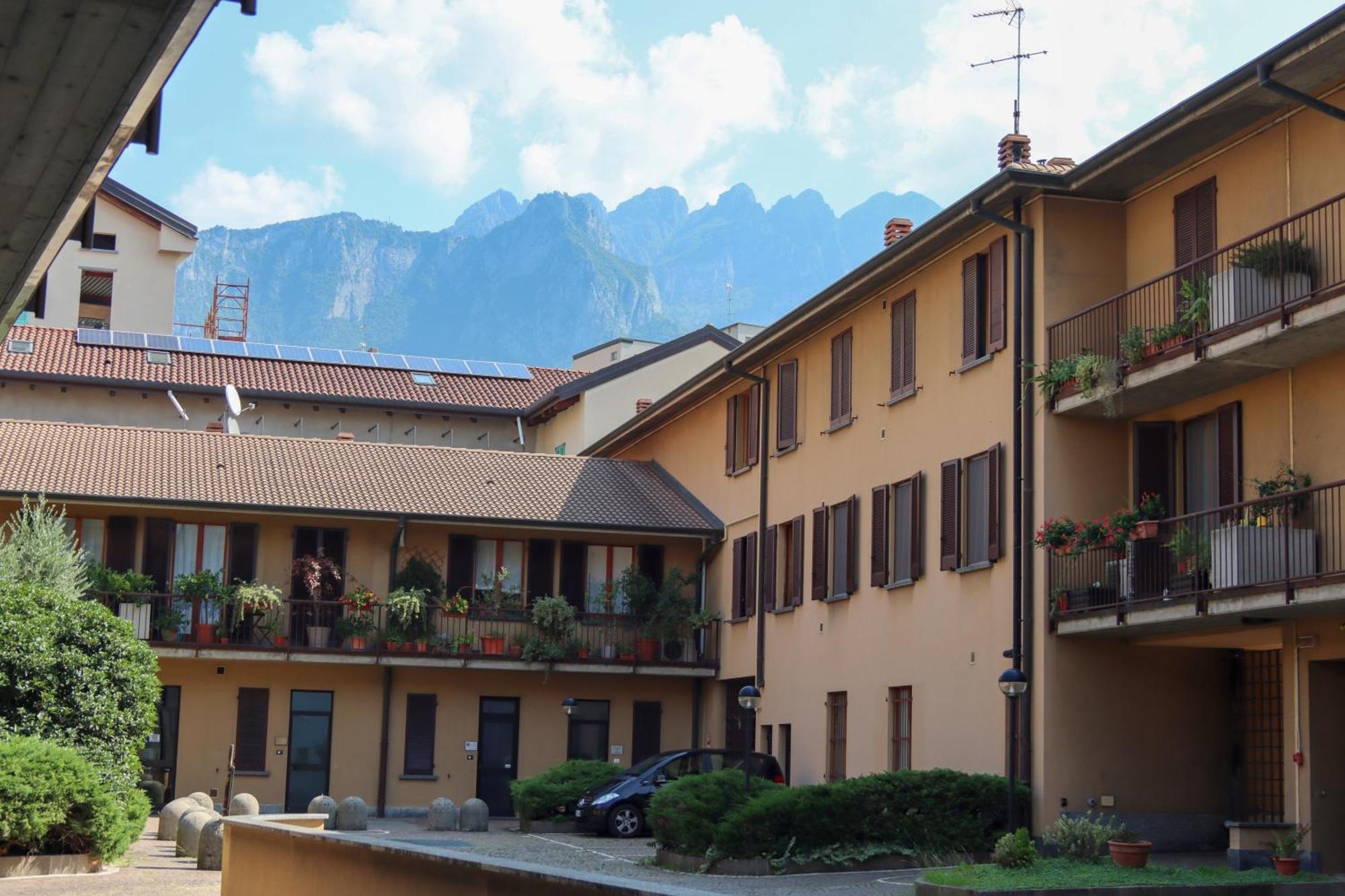 Ferienwohnung Casa Ardo Wifi & Free Parking In Lecco Center Exterior foto