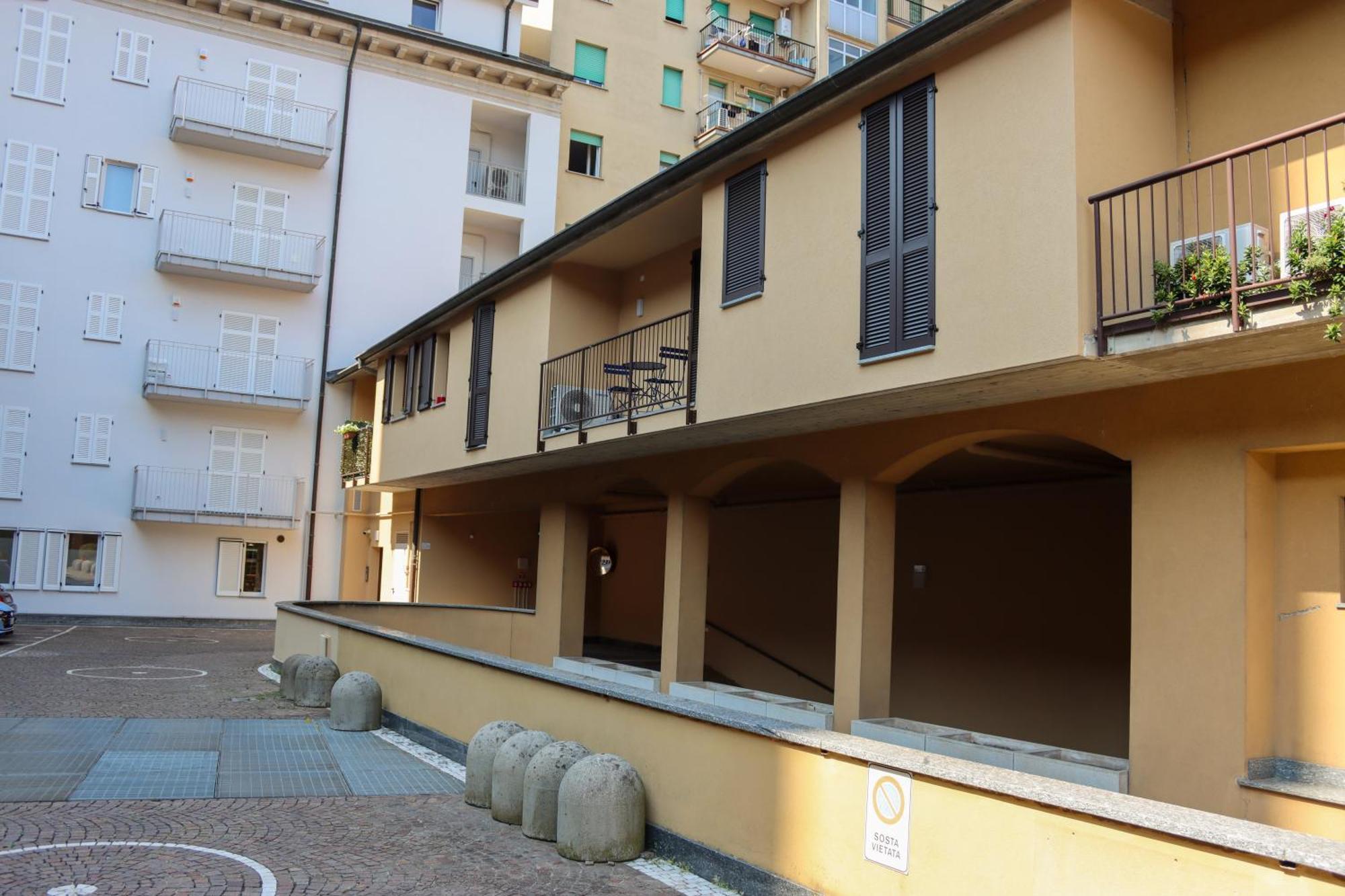 Ferienwohnung Casa Ardo Wifi & Free Parking In Lecco Center Exterior foto